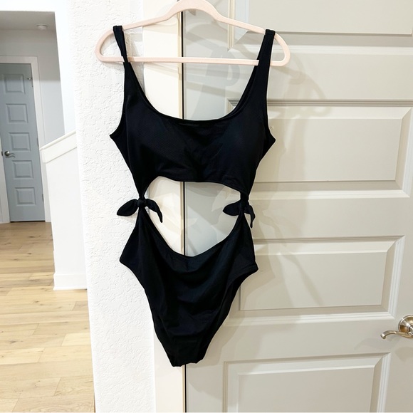 New Aerie Pique Cut Out Scoop One Piece Swimsuit - Picture 3 of 5